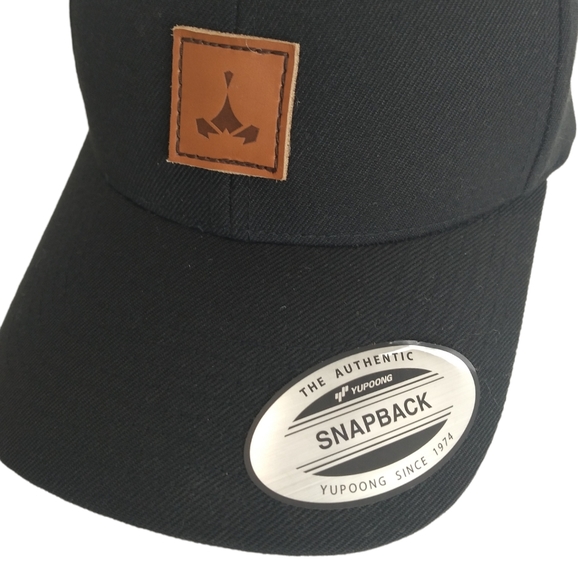 🆕️Authentic The Classics YUPOONG Snapback Cap - Picture 3 of 6